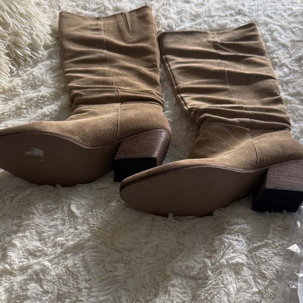 Women's Tan Suede Boots